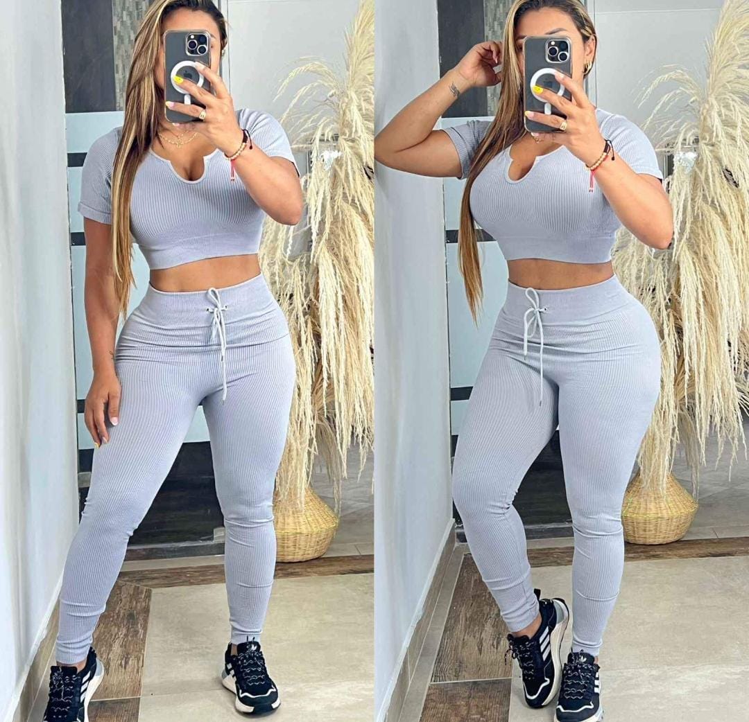 Conjunto Deportivo Acanalado Blusa Corta